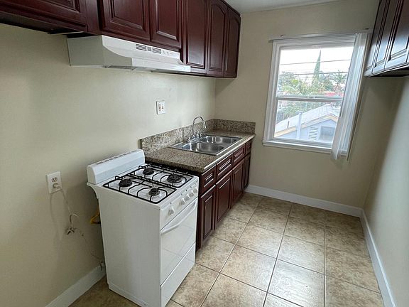 2nd image of 6518 1/2 E Olympic Blvd