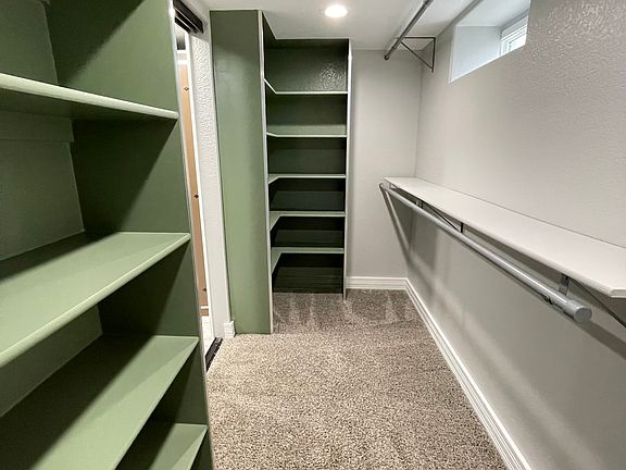 Master Bedroom Walk In Closet