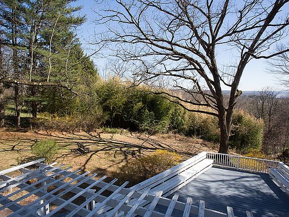 4th image of 114 Upper No Highland Pl