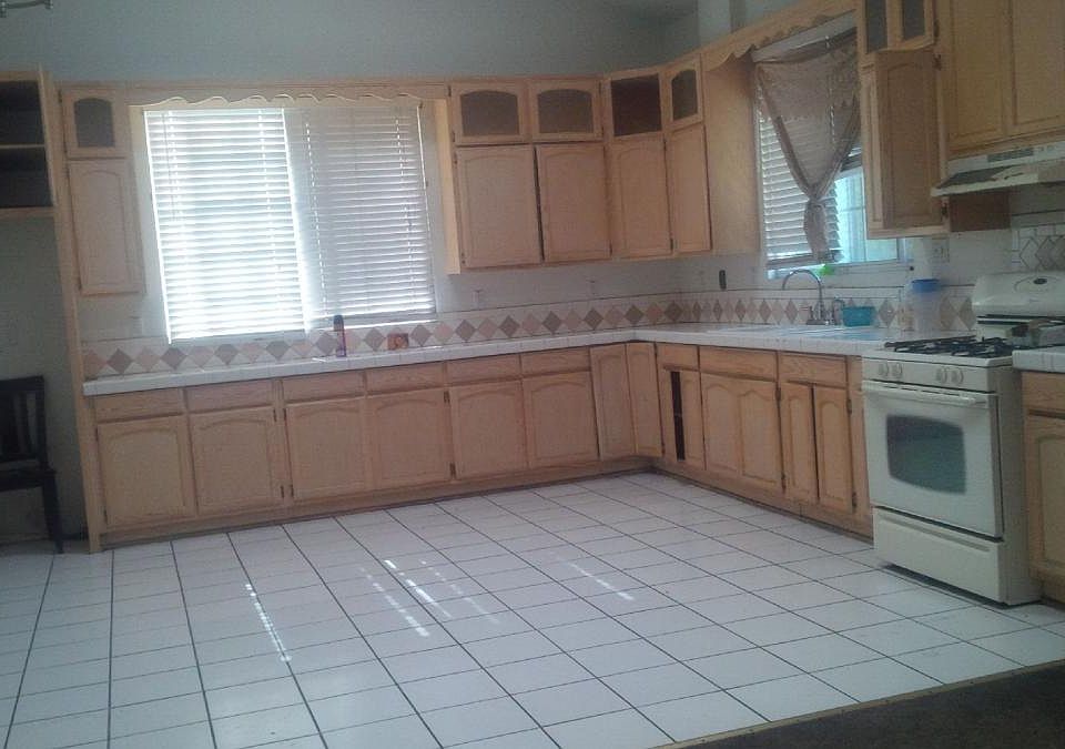 Kitchen before paint