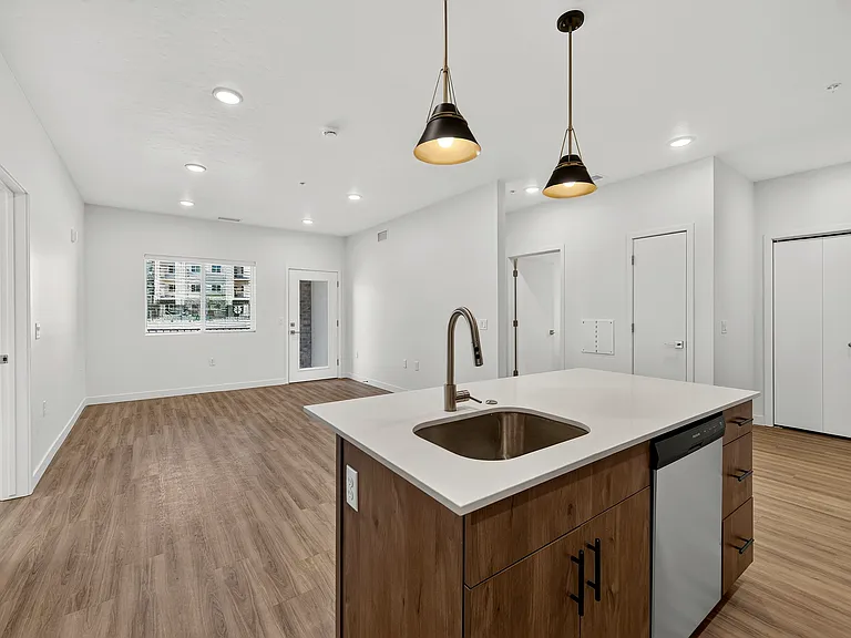 Kuna Commons — Photo 16