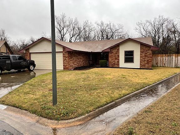 2nd image of 1701 Gingham Ln