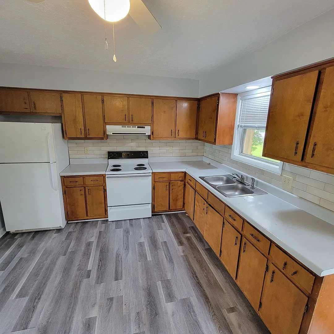 105 Knowles Street — Photo 4
