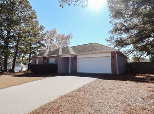 101 Saint Brendands Dr, Bonaire, GA 31005