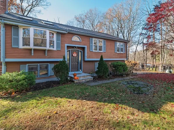 12 Hickory Rd, Millville, MA 01529