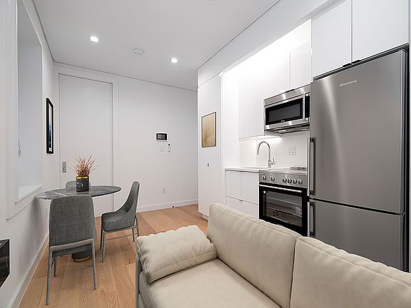 4th image of 59 Thompson St #3