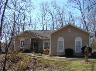 136 Loran Pointe Cir, Seneca, SC 29672