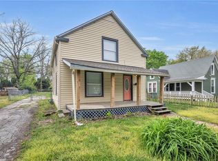 441 Ford St, Liberty, MO 64068
