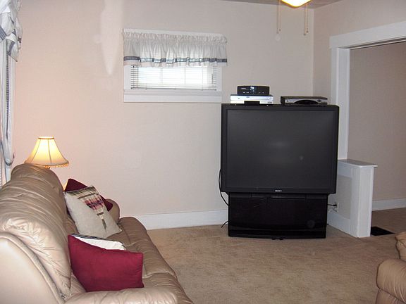 5th image of 1354 Epworth Ave