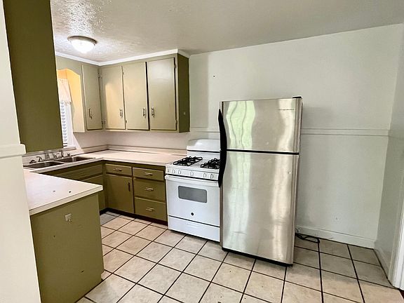 5th image of 1313 Henry Dr