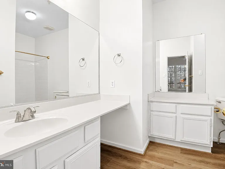 46588 Drysdale Ter #201 — Photo 20
