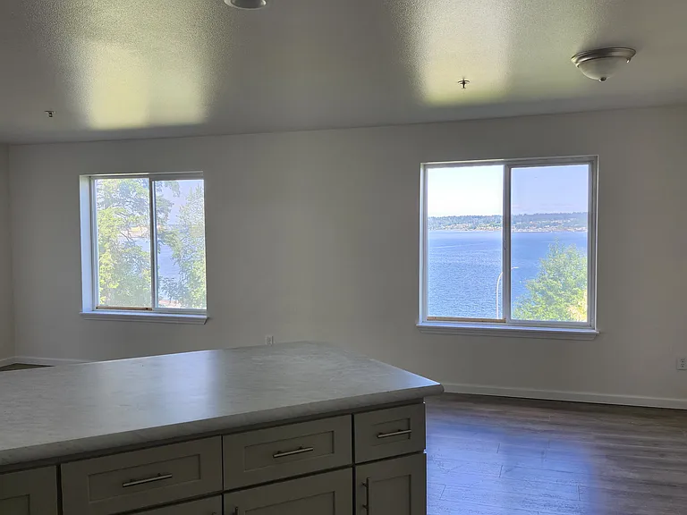 Highview Ln NW — Photo 1