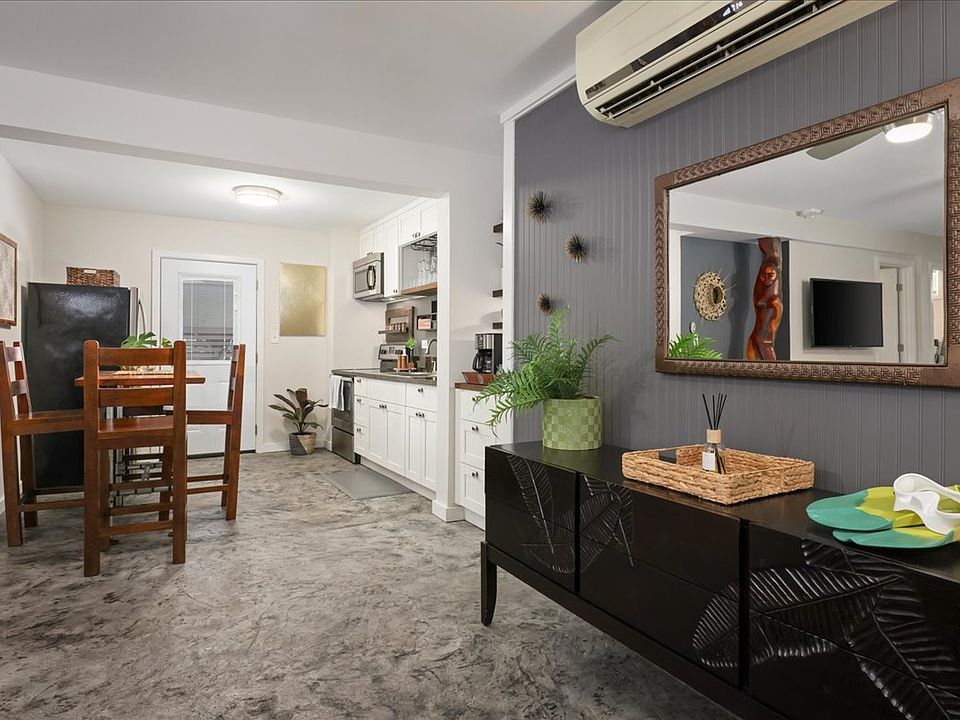 Entrance, Kitchen and Dining Area