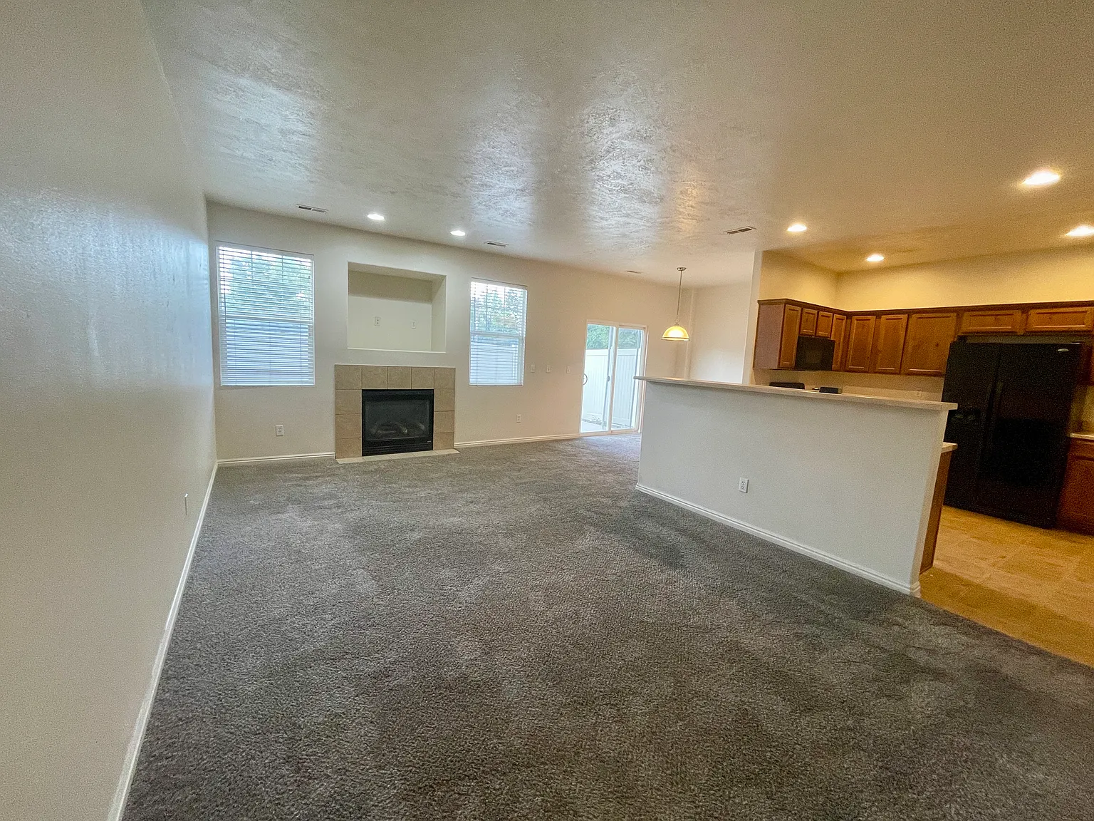 3 bed, 1500 sqft, $2,000 — Photo 2