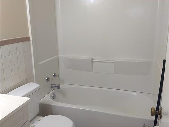 2nd image of 1441 Kingston Ave APT 3