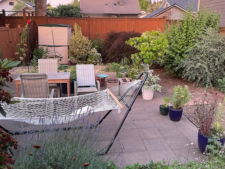 NE 57th Ave — Photo 21