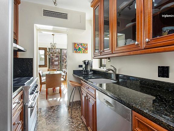 4th image of 160 E 65th St APT 7F