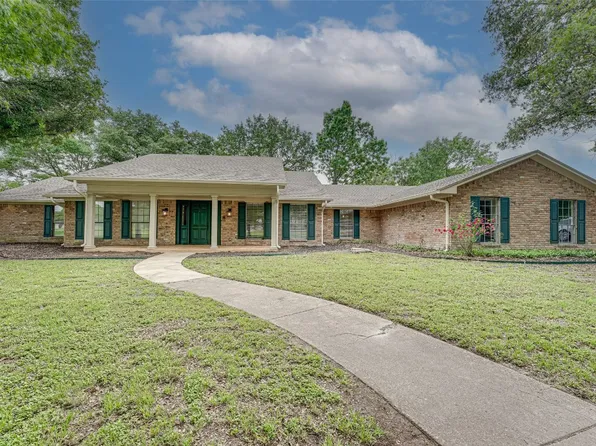 3101 Country Club Rd, Ennis, TX 75119