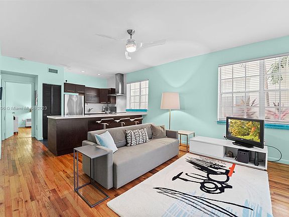 3rd image of 1127 Euclid Ave APT 104