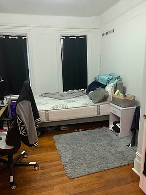 Rented by M.Grossman R.E. Management | media 12