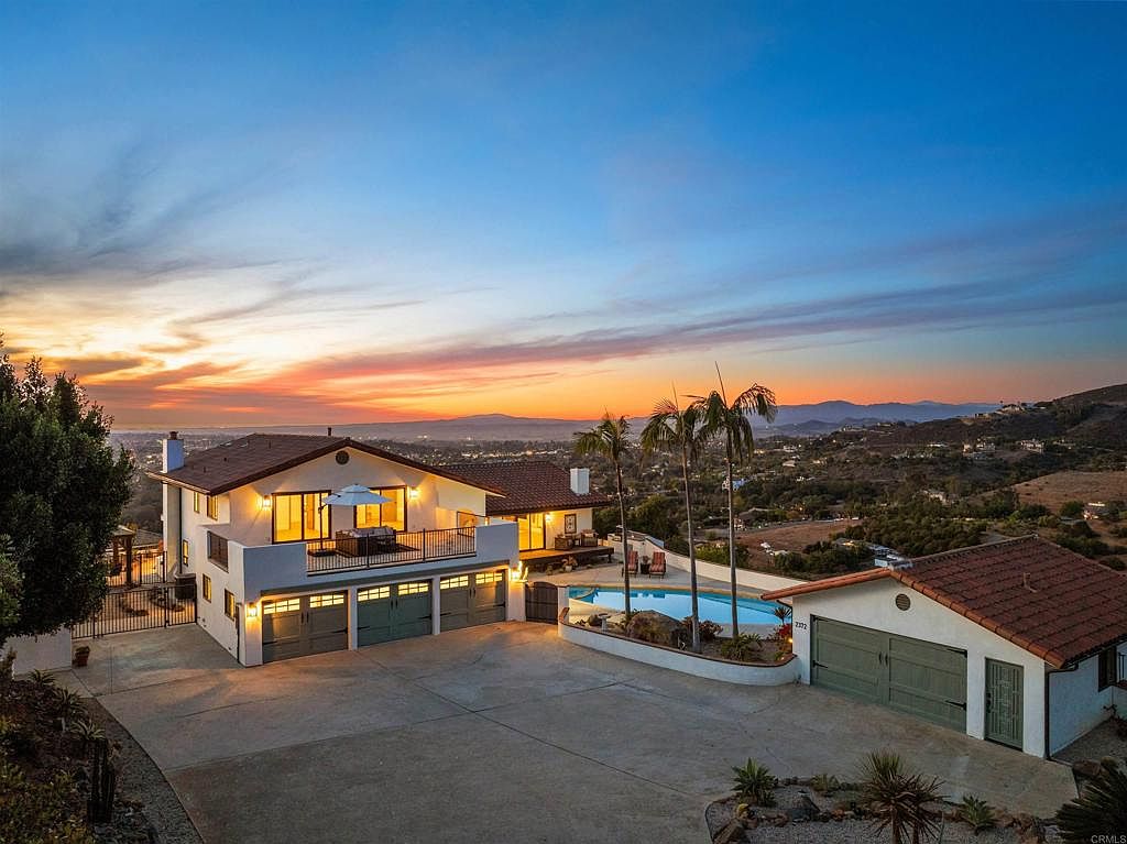 2372 Edgehill Rd, Vista, CA 92084 | Zillow