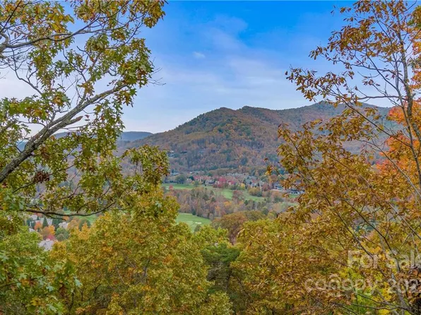 966 Clovertop Ln, Arden, NC 28704