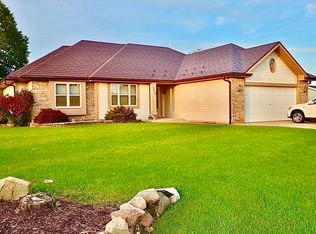 110 E Fitzsimmons Rd, Oak Creek, WI 53154