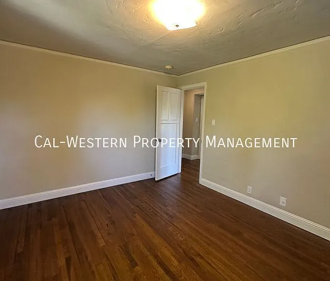 1385 Newport Ave — Photo 55