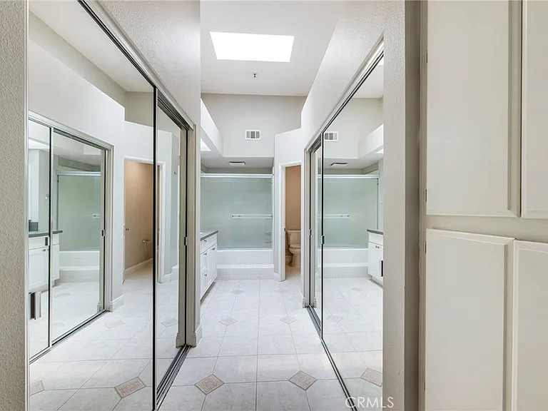 104 Cartier Aisle — Photo 30