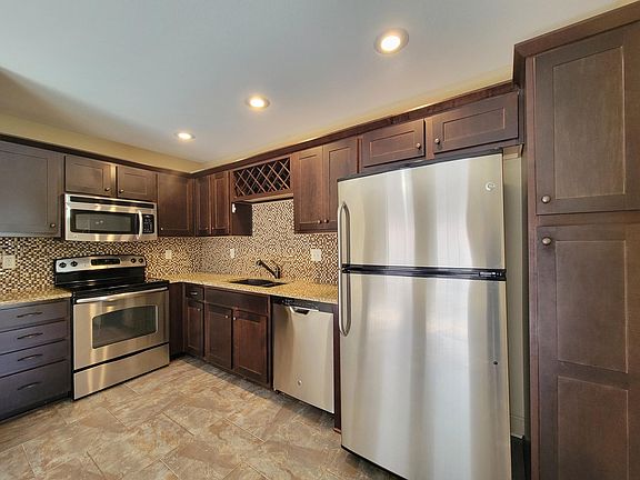 3rd image of 12315 Fox Creek Dr