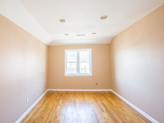 4th image of 258 Longstreet Ave #3