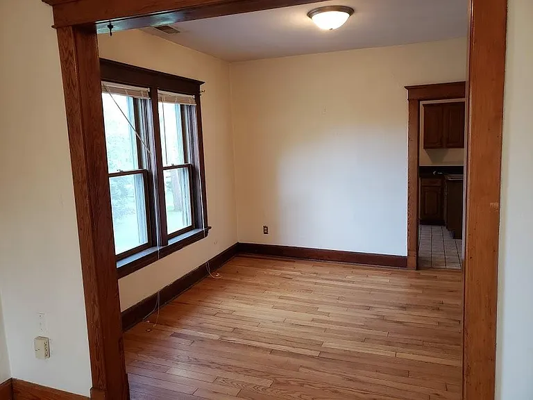 219 W 3rd St #2 — Photo 9