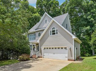412 W Ballentine St, Holly Springs, NC 27540