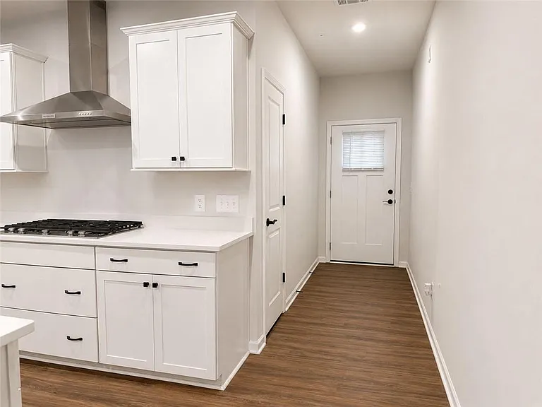 663 Castleberry Ave — Photo 3