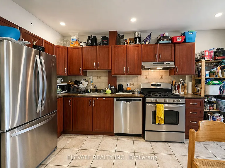 129 Essex St N #1 — Photo 2