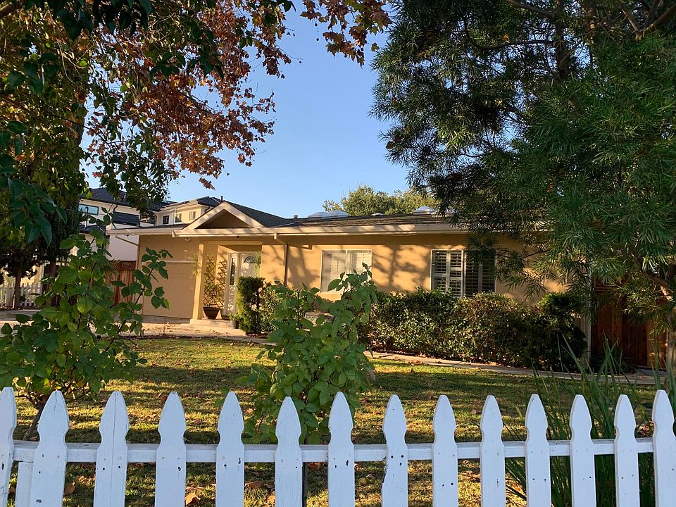 1st image of 12715 Camrose Ave
