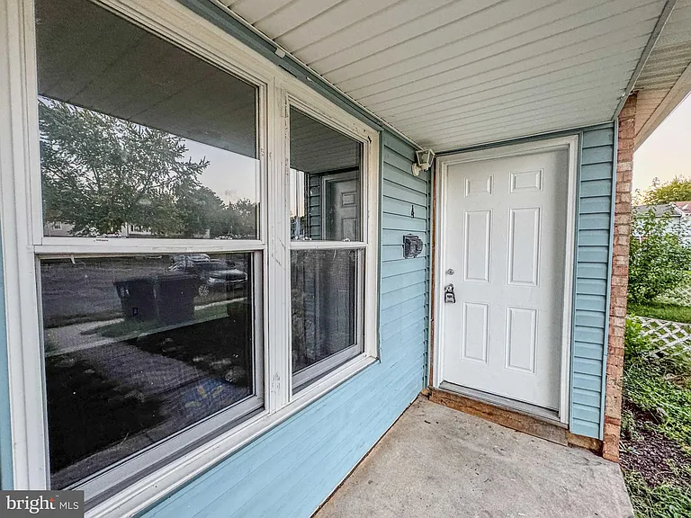 4 Milstone Ct — Photo 2
