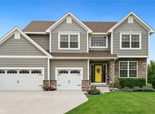 8880 Lake Dr, West Des Moines, IA 50266
