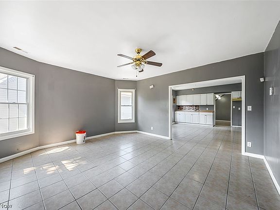 5th image of 3188 W 31st St