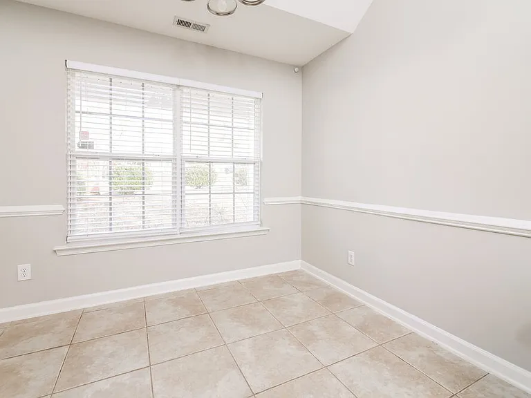 553 Texanna Way — Photo 6