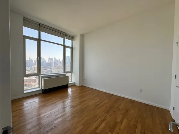 635 West 42nd Street 21C image 2 of 22