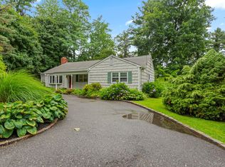 75 Cove Rd, Huntington, NY 11743