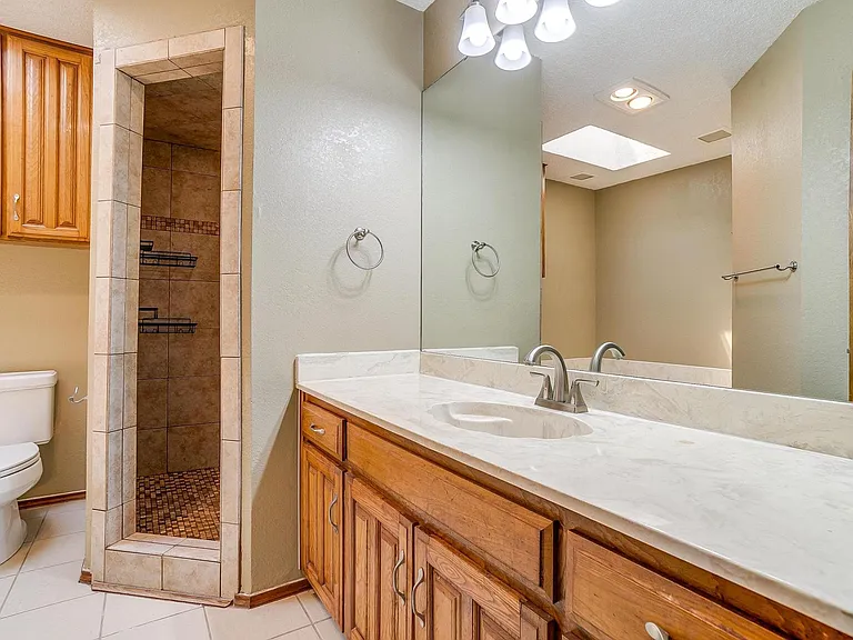 6428 Lago Vista Dr — Photo 10