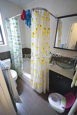 Rented by New York Dwellings LLC | media 32