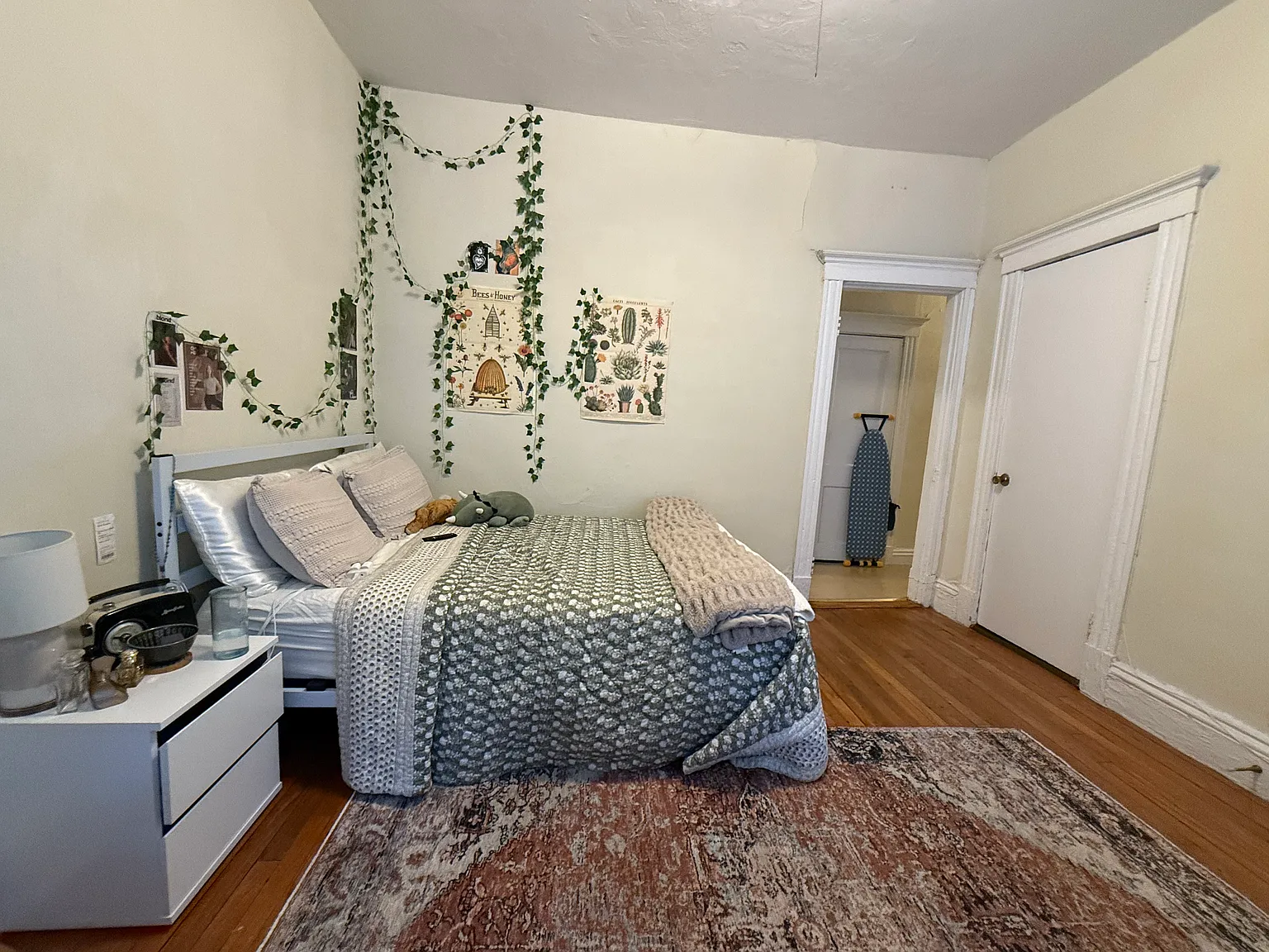 Studio, 325 sqft, $2,010 — Photo 3