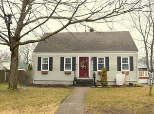 139 Betsey Williams Dr, Warwick, RI 02889