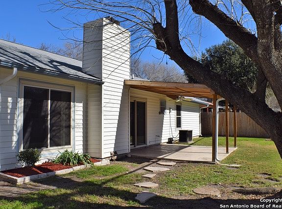 3rd image of 4402 Briardale St