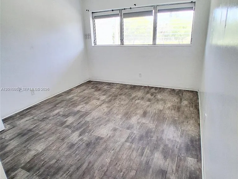 1450 NE 170th St #202 — Photo 9