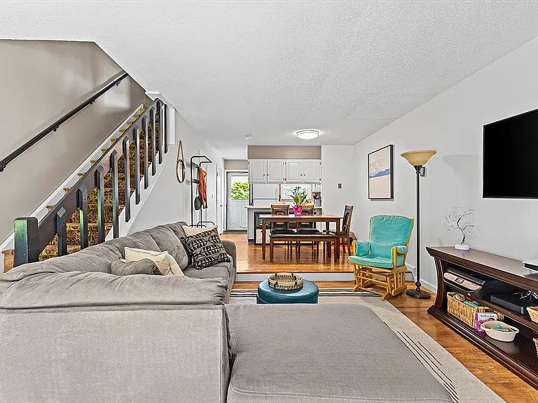37 Densmore Dr — Photo 6