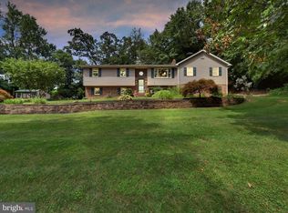224 Black Horse Rd, Reinholds, PA 17569